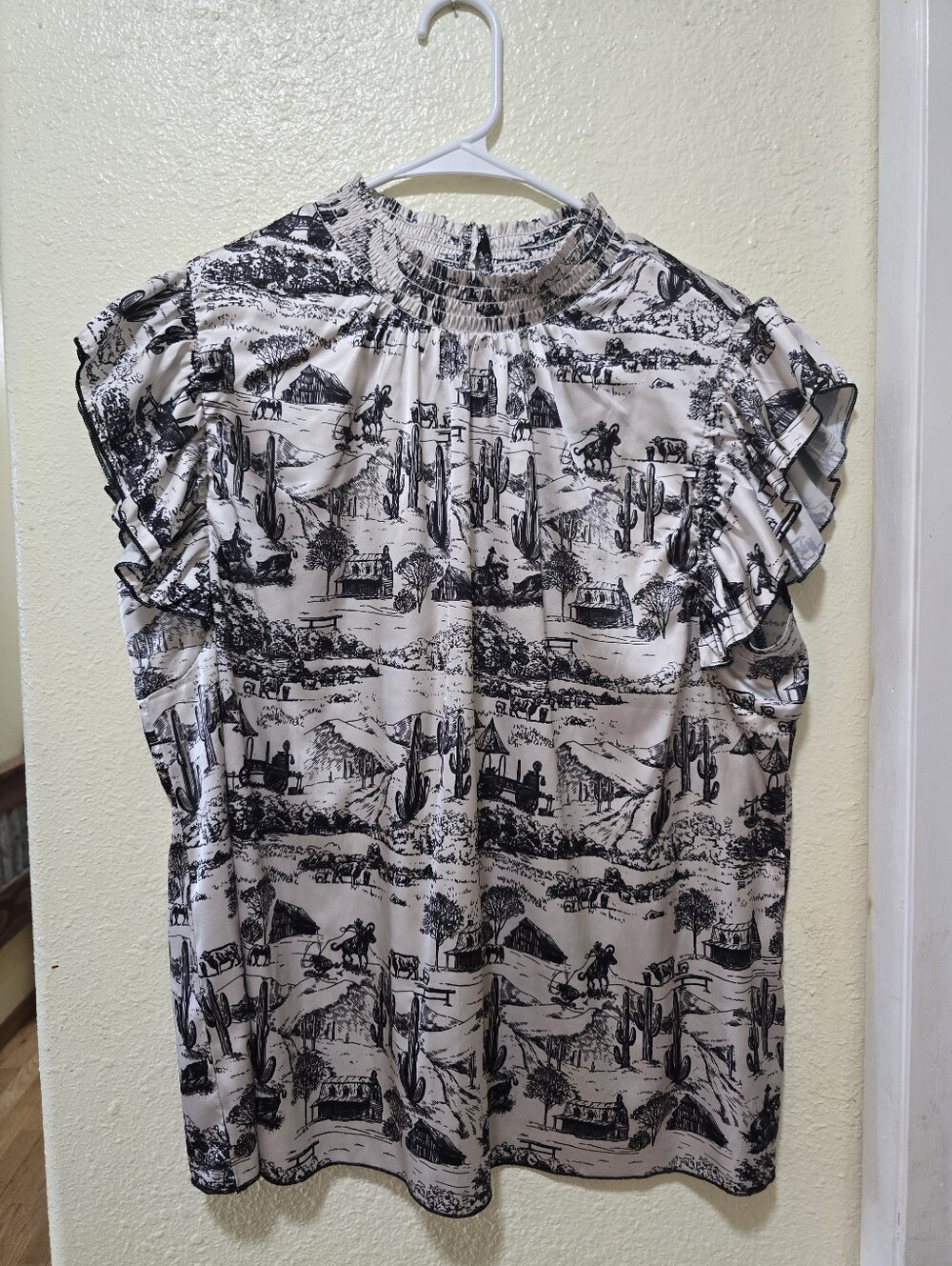 Sterling Kreek Smocked Neck Black & White Printed Flutter Sleeve Women's Top